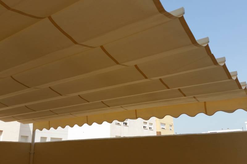 Toldo palillera con tejado - 1682891030